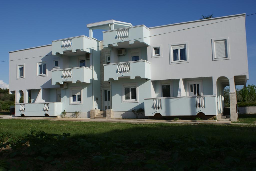 Apartments Toka Петрчане Екстер'єр фото